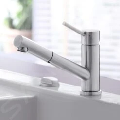 Villeroy & Boch Como - Keukenkraan Met Uittrekbare Sproeikop, Neerklapbaar Onder Raam, Rvs 925800LC -Villeroy & Boch cee0d1f1cc80c45483a74b5a 1